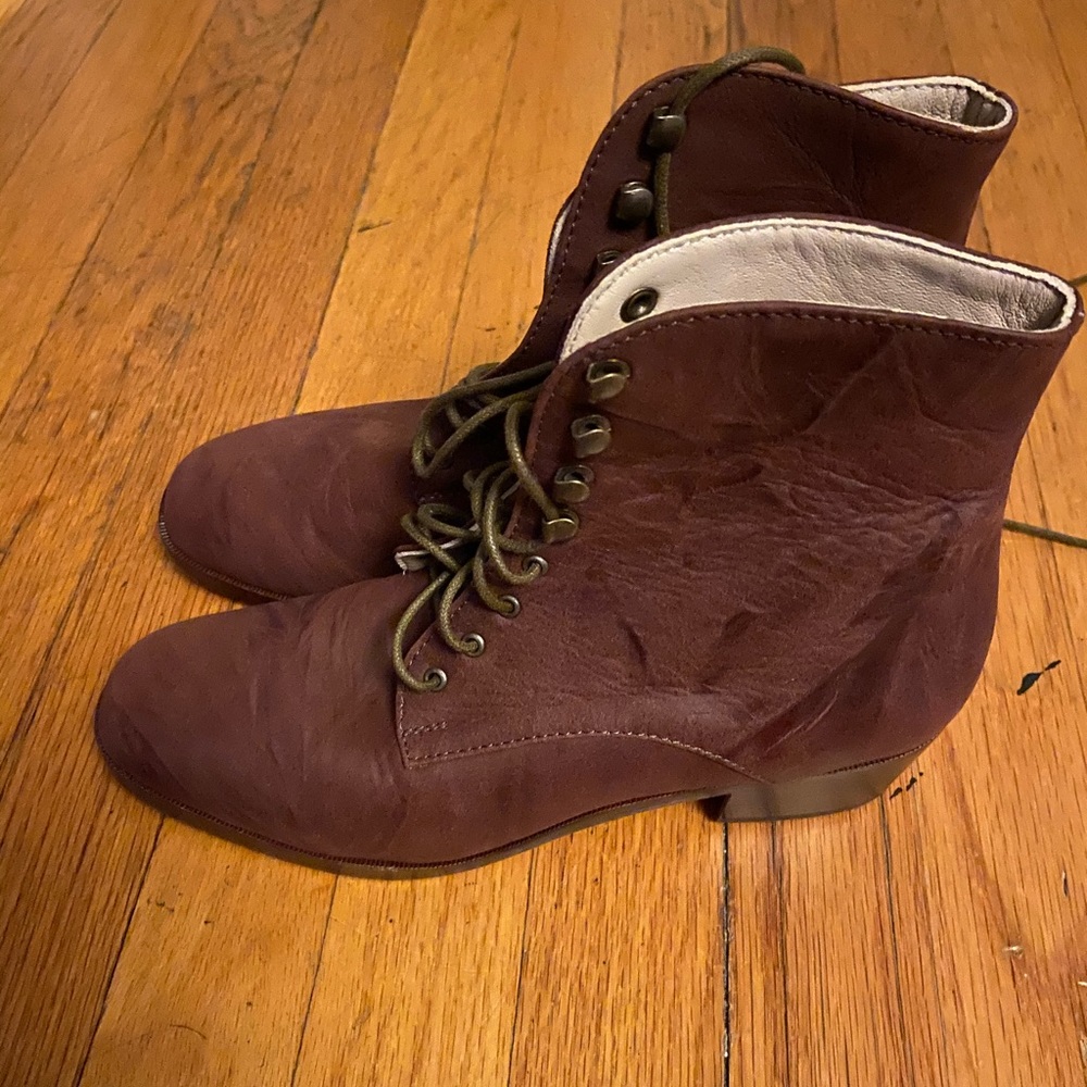 Christy Dawn boots size 8 mahogany brand new
